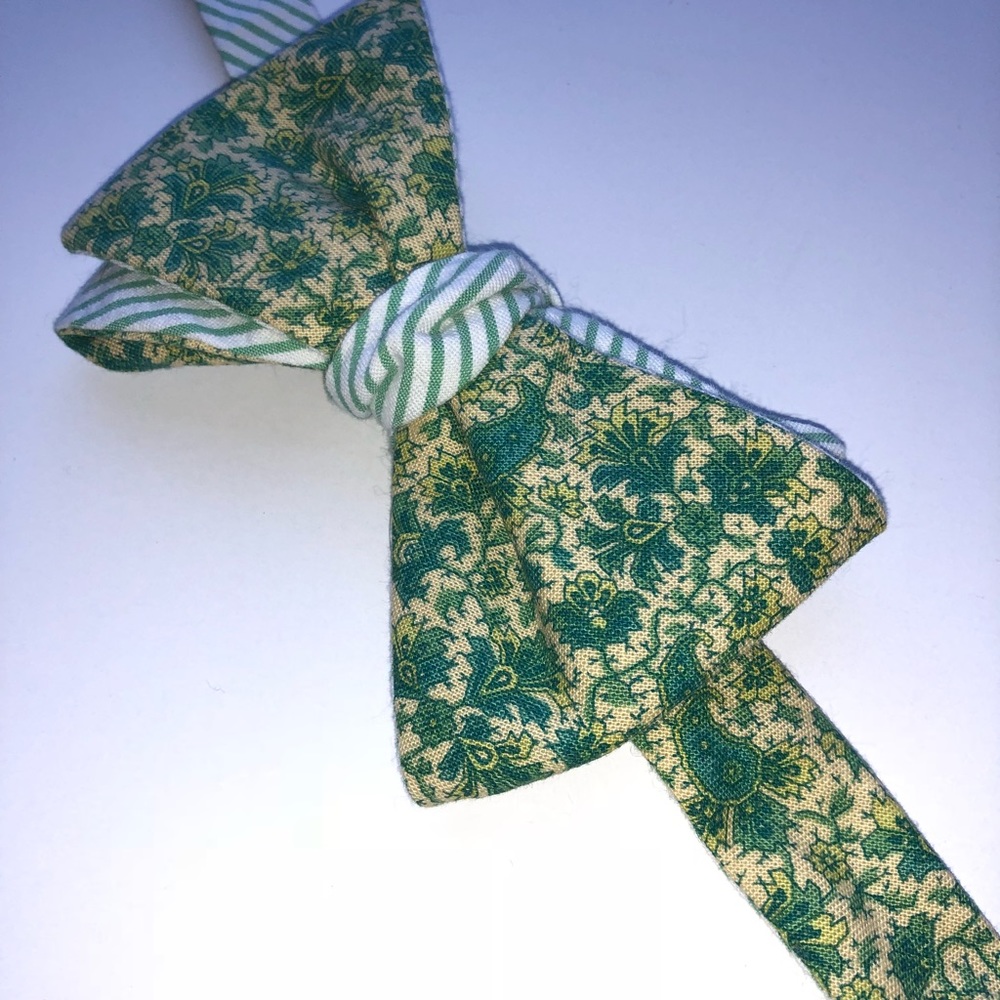 Men’s Green Striped & Floral Bowtie